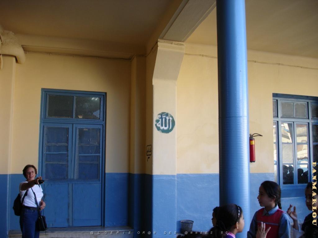 ORAN 10 2005 113 ECOLE LAMORICIERE SOUS LE PREAU.jpg